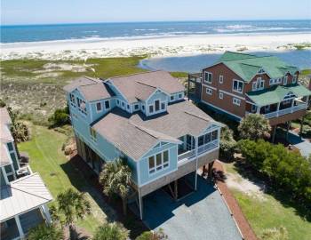 Hobbs Realty family on the beach