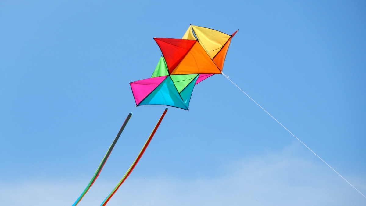 colorful-kite-flying